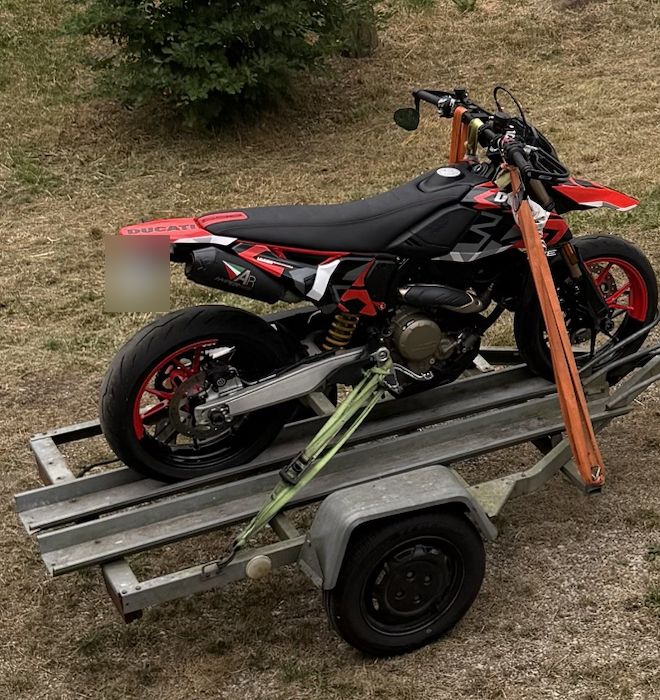 Remorque porte-moto à louer